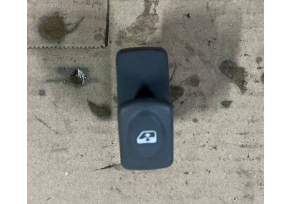 Кнопка регулювання склопідіймачем Renault Clio II, 8200467795