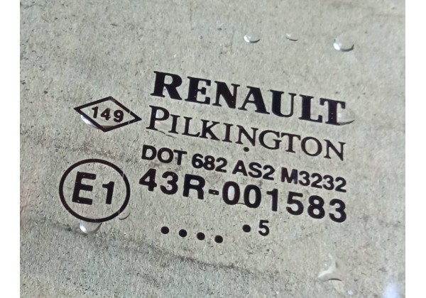 Скло лівої передньої дверки Renault Modus, 8200858559 *