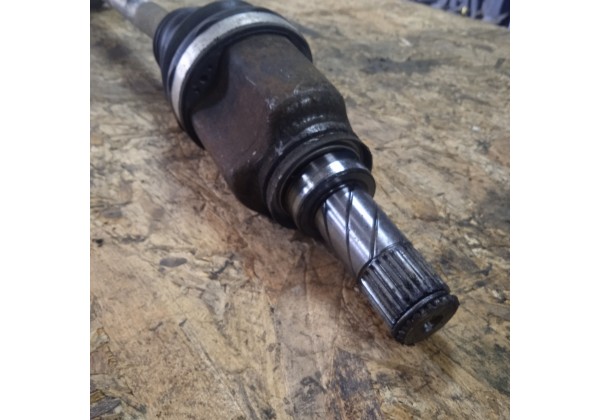 Полуось права, приводний вал Renault Logan 2, Sandero 2, 23/26 зуб, 0.9TCE, 1.6 16V, 1.5DCi, 391007857R, 391007212R