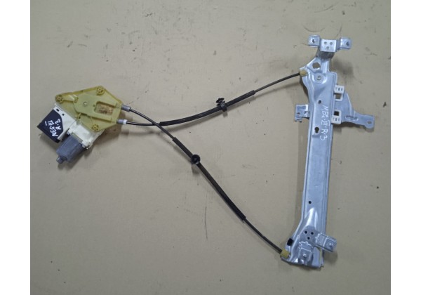 Склопідйомник правої задньої дверки Renault Megane 3, 827306548R, 827200008R