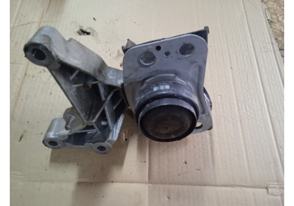 Опорна подушка двигуна права Renault Twingo 2, 1.2 8V