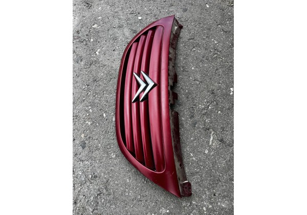 Решітка передня , решітка радіатора Citroen C3, 02-05, 9647156577