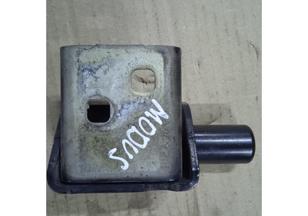 Завіс, петля нижня правої передньої дверки Renault Clio 3, Modus, 8200864618 