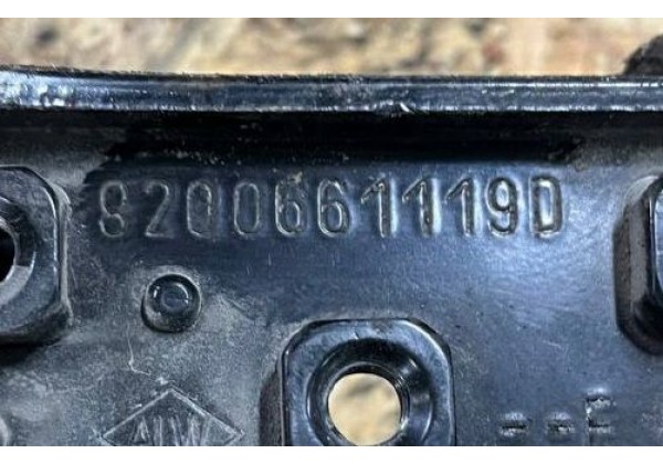 Ролік середній правої здвіжної дверки Renault Master 3, 8200661119