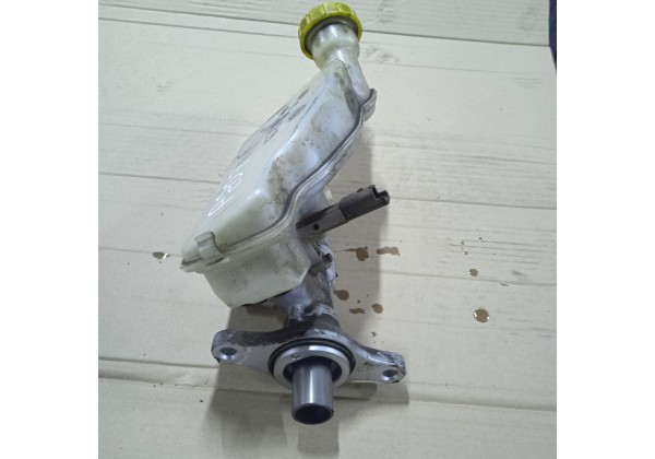 Головний гальмівний циліндр Citroen C3 II, C3 Picasso, DS3, 2008, 207, 208, 1.0, 1.2, 1.4, 1.6 VTi, 1.6 HDi, 4601R9, 463592