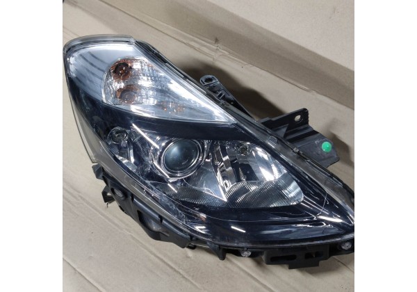Фара передня права Рено Кліо 3, Renault Clio 3, рестайл, 2009-2012, 260101990R *