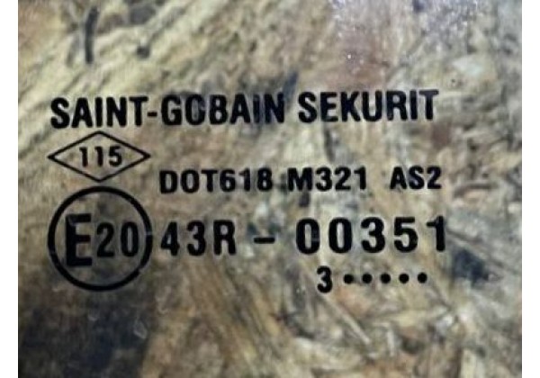 Скло дверки лівої передньої Renault Sandero 2, Logan 2, 803017281R
