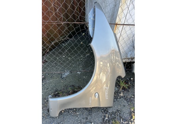 Крило ліве Citroen Xsara Picasso 