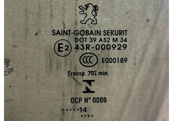 Скло передньої лівої дверки Peugeot 3008, 5008, 09-16, 9201N7, 9201N8