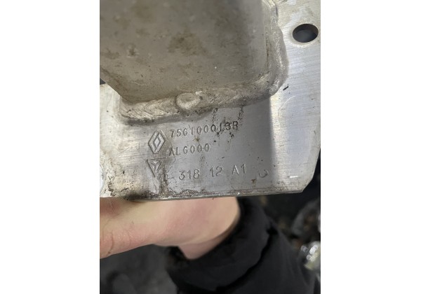 Підсилювач заднього бампера хетчбек Renault Megane III, 756100013R