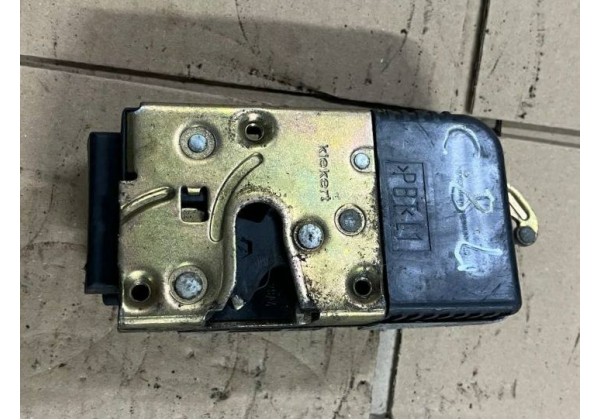 Замок передньої лівої дверки електричний Citroen C8, Peugeot 807, 6 pin, 9135L4