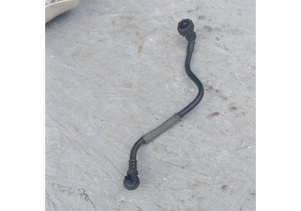 Патрубок допалювання парів палива з паливного бака стоїть на дроссельній заслонці Рено Меган 2, 1.4 бензин,8200192910