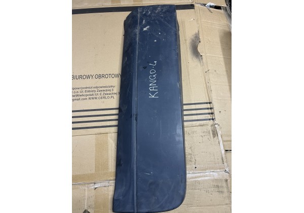 Молдинг задніх лівих розпашних дверей Renault Kangoo I, 8200188540