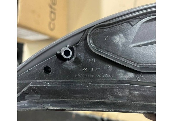 Декоративна накладка кріплення правого дзеркала внутрішня Renault Clio 2, Symbol, 7700411289