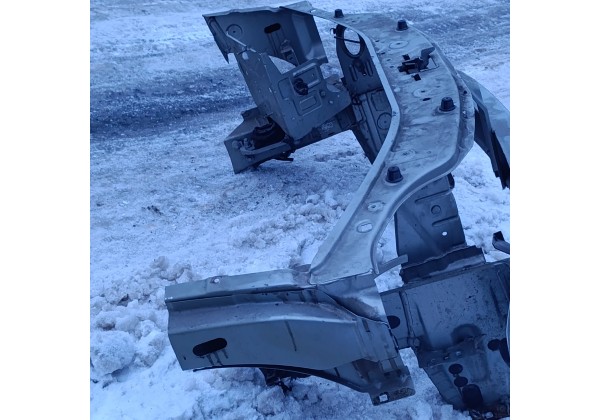 Панель передня, посилювач бампера, телевізор Дачія Сандеро 1