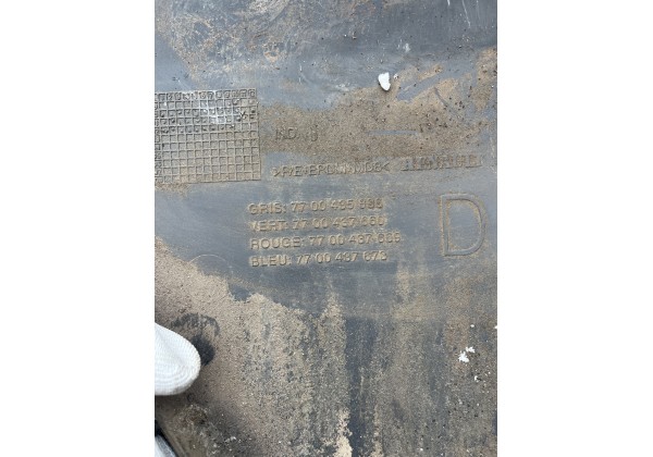 Кут бампера правий зад Renault Scenic RX4, 7700435886