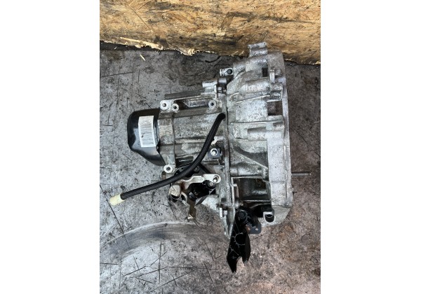 Коробка передач Renault Megane III, 1.6 16V бензин 5 ступка JH3183 . 400$ 