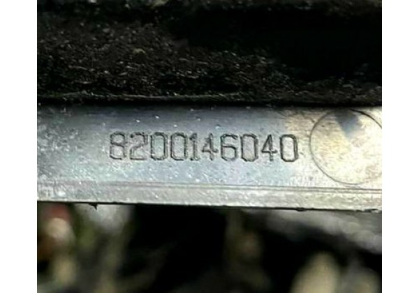Кронштейн заднього бампера центральний Renault Megane 2, седан, 8200146040