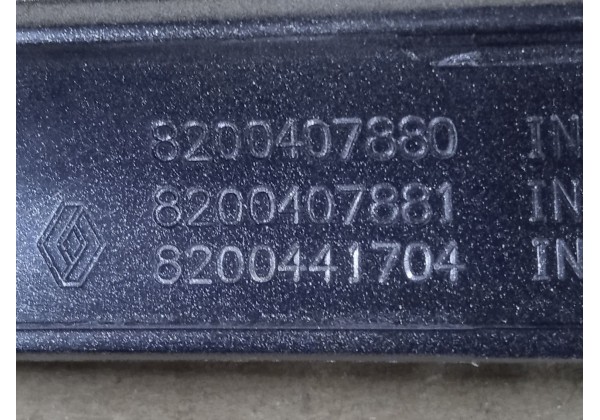 Накладка торпеди права Renault Clio 3, 8200407880, 8200107881, 8200441704 *