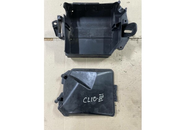 Корпус блока запобіжників Renault Clio 3, 8200587123