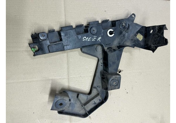 Кронштейн заднього бампера правий Renault Grand Scenic 2, 8200228454