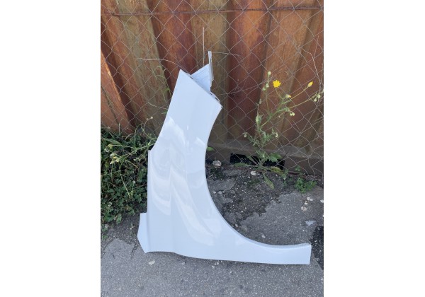 Крило переднє праве Пежо 207,7841V0