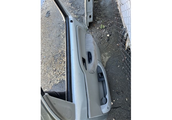 Дверка передня права Renault Kangoo рестайл 