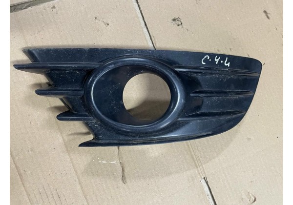 Решітка бампера ліва з отвором під ПТФ Citroen C4, 05-08, 7414JT, 9650039877