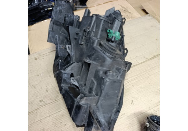 Фара ліва галоген Рено Сценік 2 рестайл, 260605051R