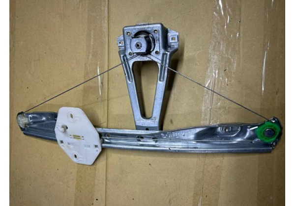Склопідйомник задньої лівої дверки механічний Renault Clio 2, Symbol, 7700434303