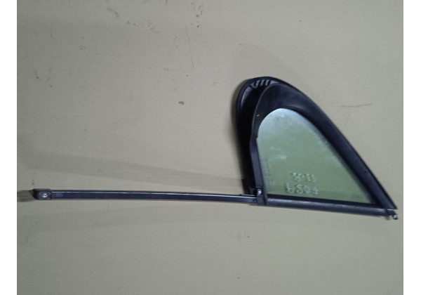 Скло трикут правої передньої дверки Peugeot 207, 9202H4