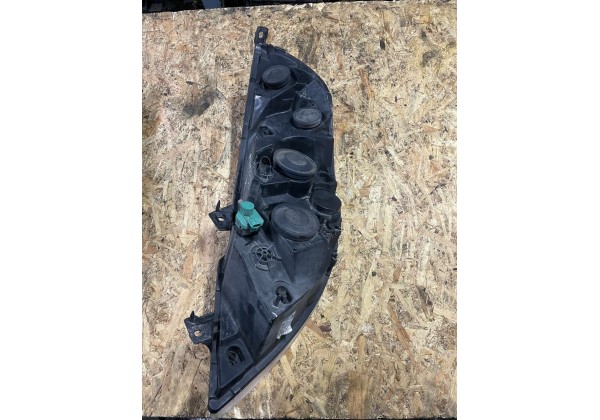 Фара передня права Renault Master 3, 260106869R
