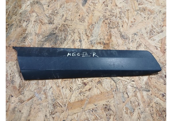 Молдінг заднього правого крила Renault Megane III купе, 768560001R