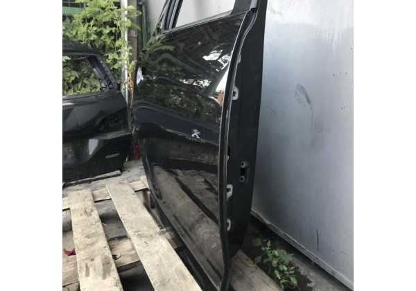 Дверка задня права Renault Sandero 2, 821002434R, колір NV676