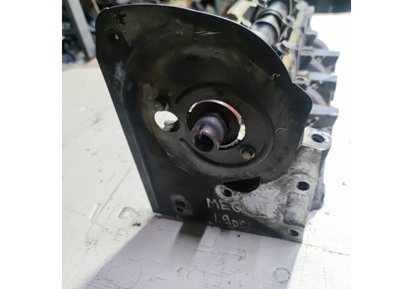 Головка двигуна 1.9 dci F9Q Renault Mégane 3, Scenic 3, некомплектна