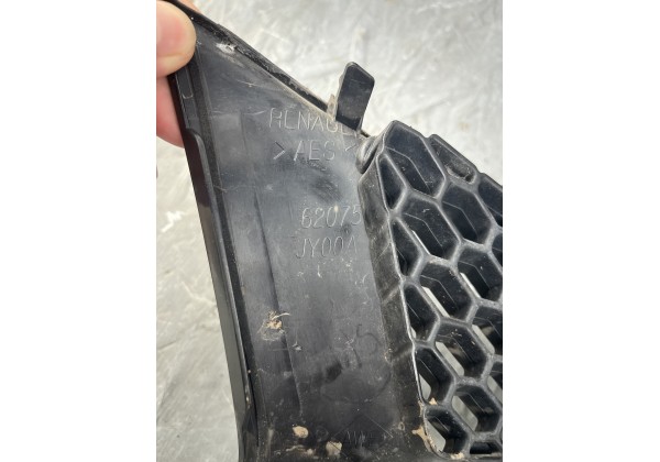 Решітка в передній бампер ліва Renault Koleos, 08-11 , 62075JY00A