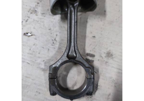 Шатун 2.0 бензин F4R Renault Laguna 2, Megane 2, Scenic 2, Espace 4, Trafic 2, 7701478497,7701475350