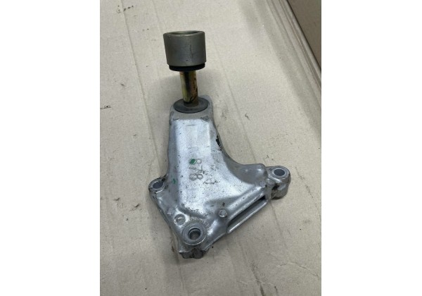 Кронштейн лівої подушки двигуна Citroen C5, Peugeot 407, 2.0 HDi, 9646087880