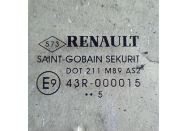Скло мале лівої задньої дверки Renault Modus, 8200670130 *