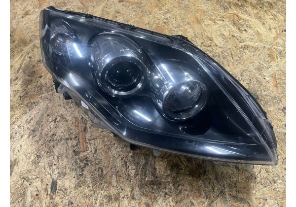 Фара передня права Renault Laguna 3, 260100041R, 89902275