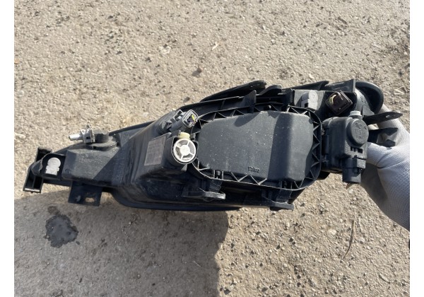 Фара права Peugeot 206 2002- (Прозоре скло), 9628666780
