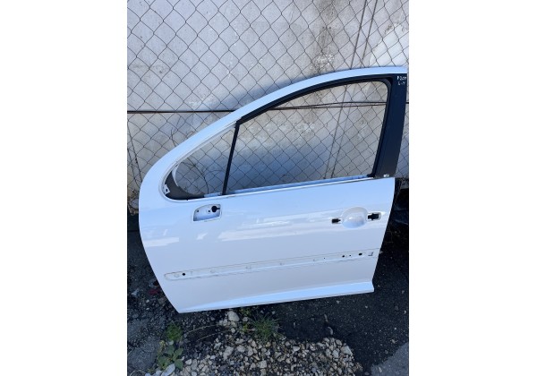 Двері передні ліві Peugeot 207 SW 