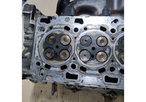 Головка двигуна 2.0 дці M9R, Євро 4, Renault Laguna 2,3, Megane 2,3, Scenic 2,3, Koleos,Espace 4,комплектна,в хорошому стані,7701477996,7701476669,8200454469,ціна 500 долл.