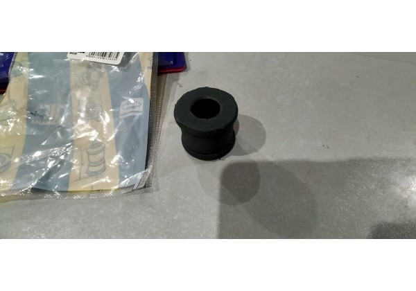 Втулка заднього амортизатора нижня, D - 18 mm Renault Megane Scenic, Scenic RX, 7700413096, 7700429086