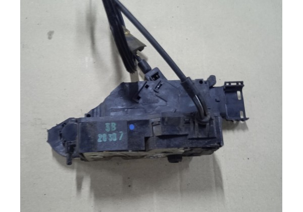 Замок правої передньої дверки Peugeot 207, 9136W6, 24094158, 24095158, 24093158