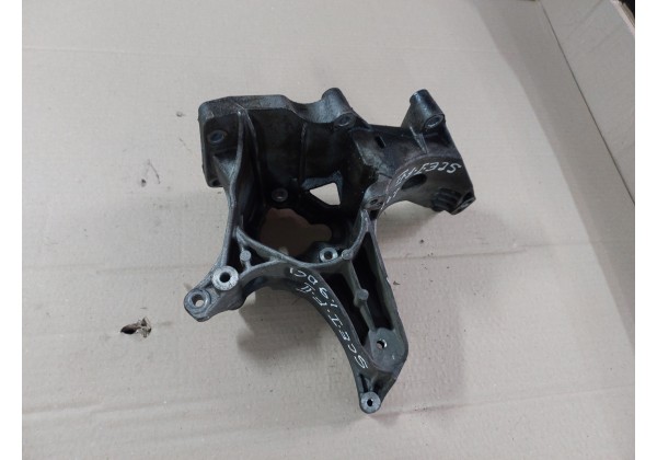 Кронштейн компресора кондиціонера Renault, 1.9 DCi, 7700113574