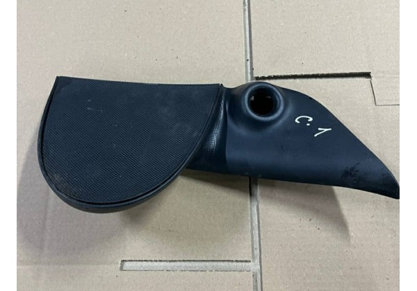 Декоративна накладка кріплення правого дзеркала внутрішня Citroen C1, Peugeot 107, 9015Z0, 9015Z2