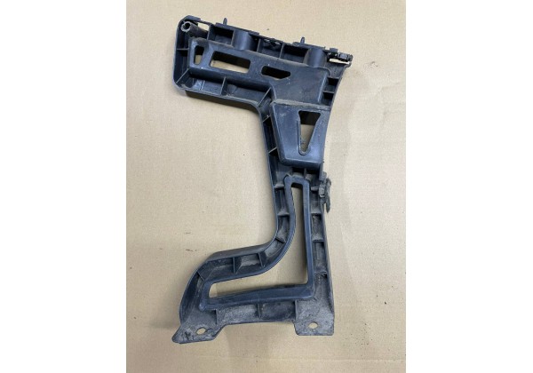 Кронштейн заднього бампера лівий Peugeot 5008, 09-16, 9686264380