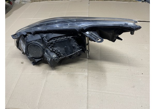 Фара права Renault Megane III, 260100017R