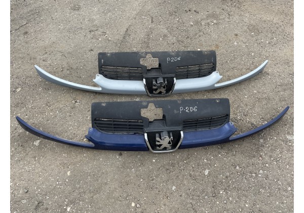 Решітка Peugeot 206